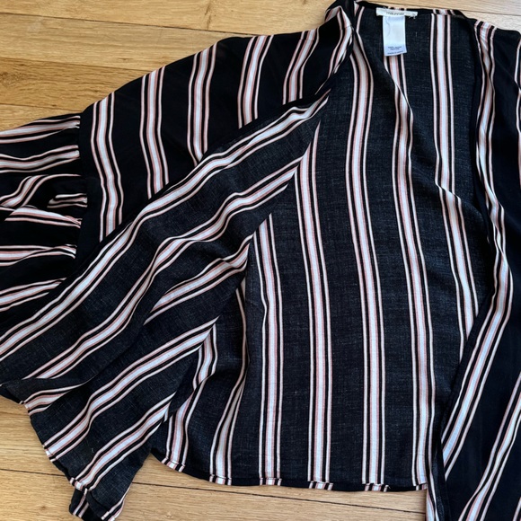 🍂CLEAROUT Stripe Exaggerated Sleeve Kimono - Picture 7 of 10